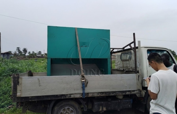 Palm fruit threshing machine