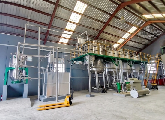 5TPD Batch type edible oil refining equipment now being installed in Nigeria